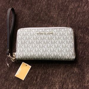Brand New Blue Michael Kors Wallet - Tech-friendly